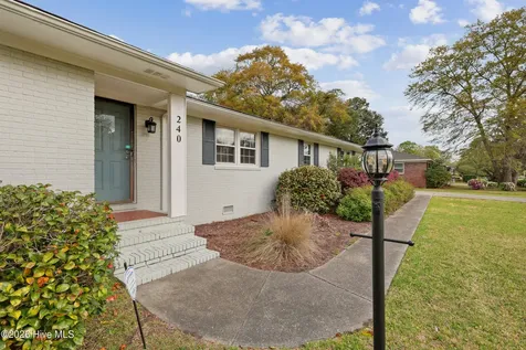 240 Jeb Stuart Drive Wilmington NC 28412