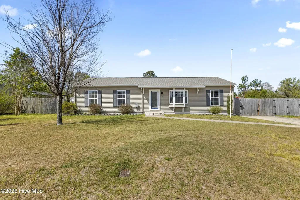 38 Riegel Drive Hubert NC 28539