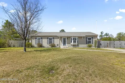 38 Riegel Drive Hubert NC 28539