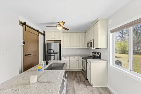 38 Riegel Drive Hubert NC 28539