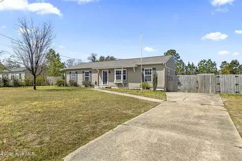 38 Riegel Drive Hubert NC 28539