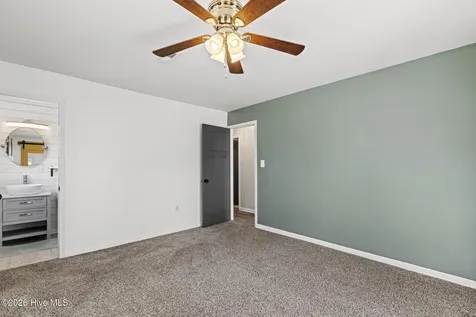 38 Riegel Drive Hubert NC 28539