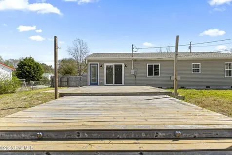 38 Riegel Drive Hubert NC 28539