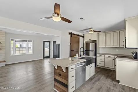 38 Riegel Drive Hubert NC 28539