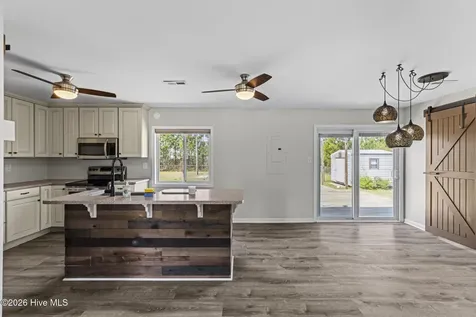 38 Riegel Drive Hubert NC 28539