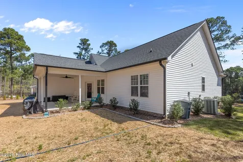 30220 W Lake Drive Wagram NC 28396