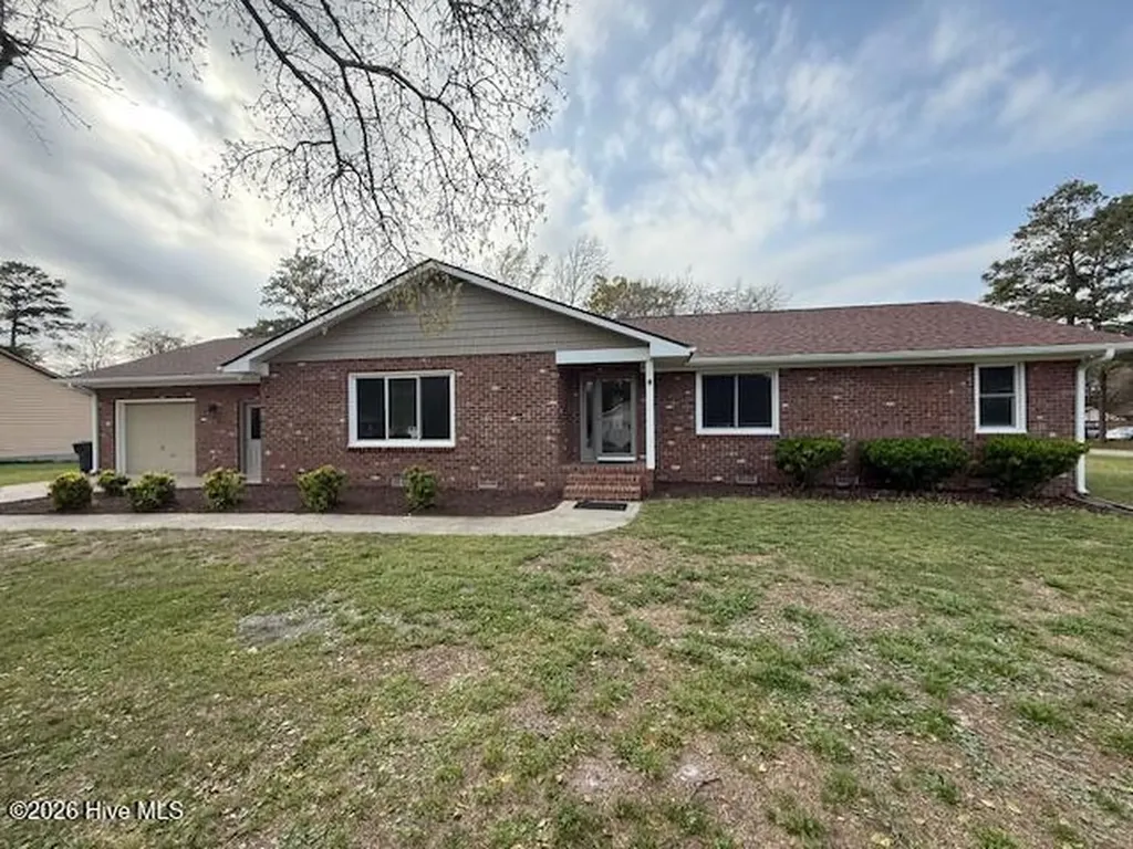 402 Crestwood Drive Newport NC 28570