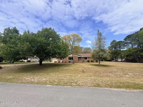 402 Crestwood Drive Newport NC 28570
