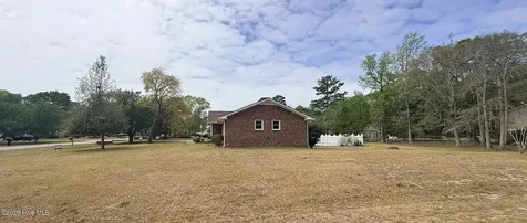 402 Crestwood Drive Newport NC 28570