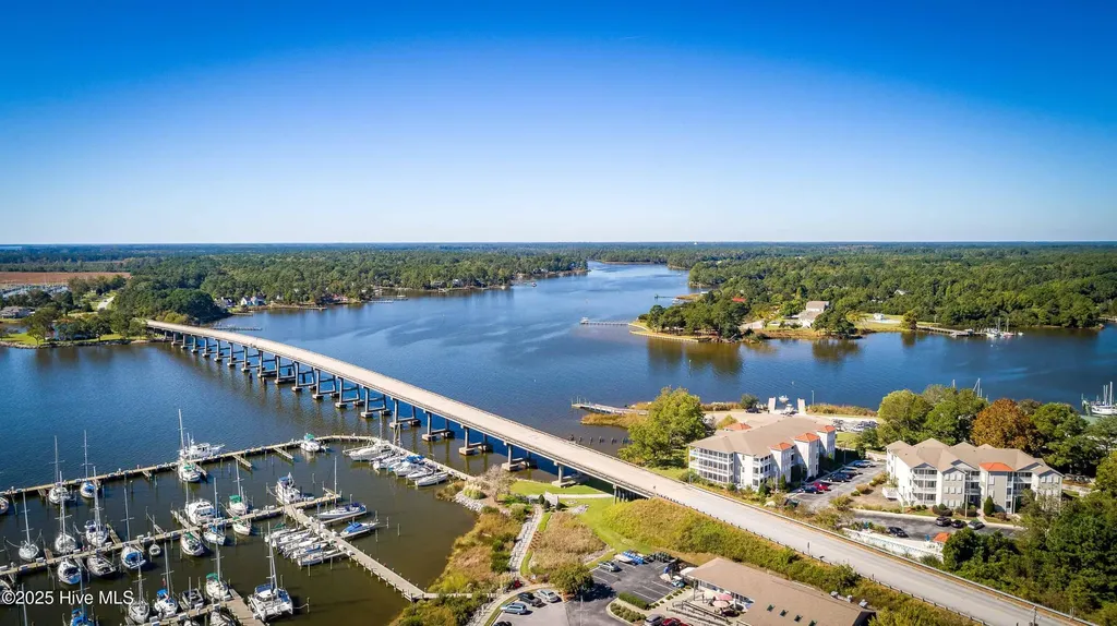 300 Midyette Street Oriental NC 28571