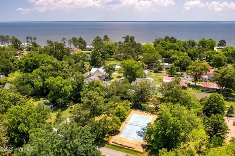 409 High Street Oriental NC 28571
