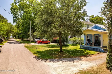 409 High Street Oriental NC 28571