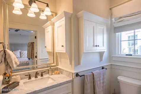 7 Back Cove Circle Oriental NC 28571