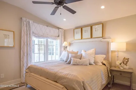 7 Back Cove Circle Oriental NC 28571