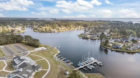 1813 Caracara Drive New Bern NC 28560