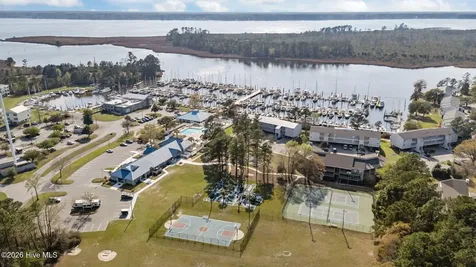 1813 Caracara Drive New Bern NC 28560