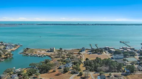 4729 S Shore Drive Morehead City NC 28557