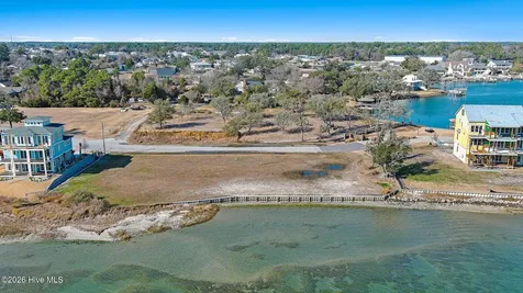 4729 S Shore Drive Morehead City NC 28557