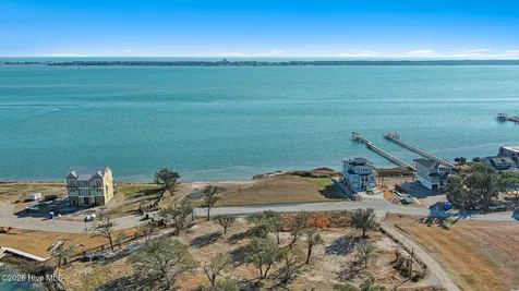 4729 S Shore Drive Morehead City NC 28557