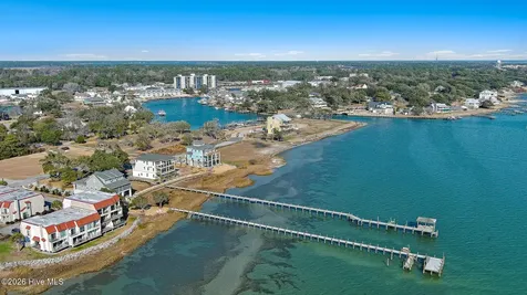 4729 S Shore Drive Morehead City NC 28557
