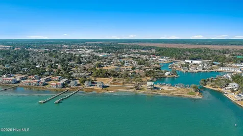 4729 S Shore Drive Morehead City NC 28557