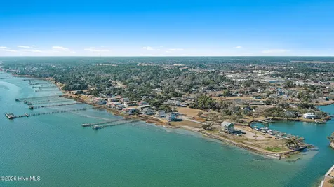 4729 S Shore Drive Morehead City NC 28557