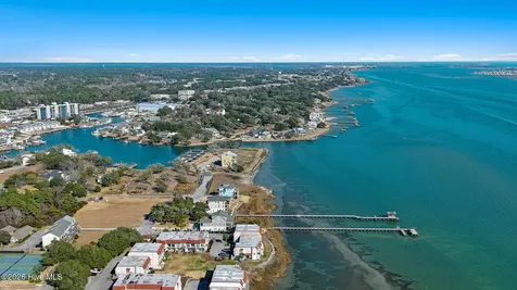 4729 S Shore Drive Morehead City NC 28557