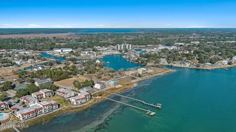 4729 S Shore Drive Morehead City NC 28557