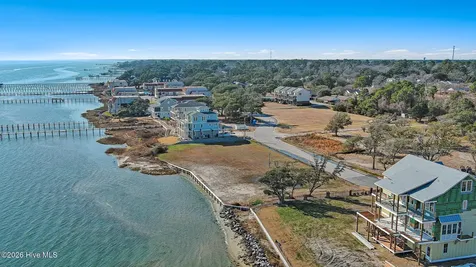 4729 S Shore Drive Morehead City NC 28557