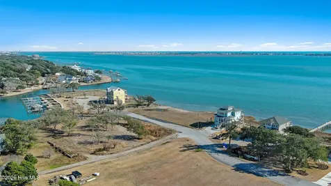 4729 S Shore Drive Morehead City NC 28557