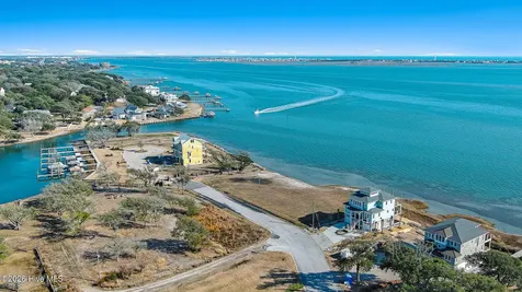 4729 S Shore Drive Morehead City NC 28557
