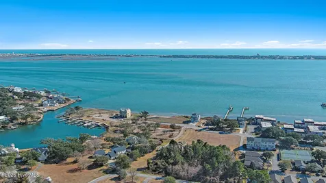 4729 S Shore Drive Morehead City NC 28557