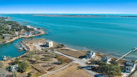 4729 S Shore Drive Morehead City NC 28557
