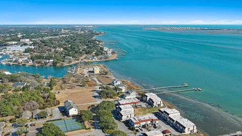 4729 S Shore Drive Morehead City NC 28557