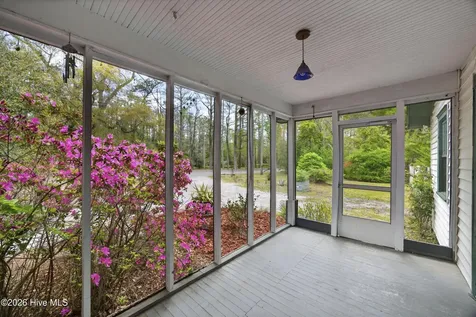 2240 W Lake Shore Drive Wilmington NC 28401