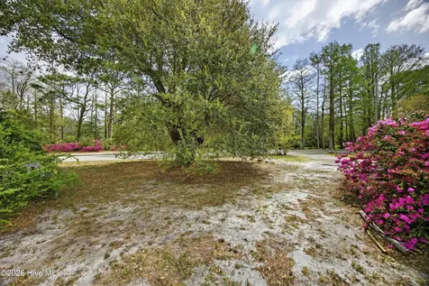 2240 W Lake Shore Drive Wilmington NC 28401