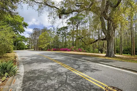 2240 W Lake Shore Drive Wilmington NC 28401