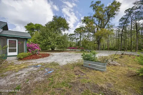 2240 W Lake Shore Drive Wilmington NC 28401