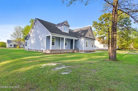 107 E Holly Ridge Road New Bern NC 28562