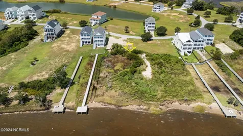 719 Cannonsgate Drive Newport NC 28570