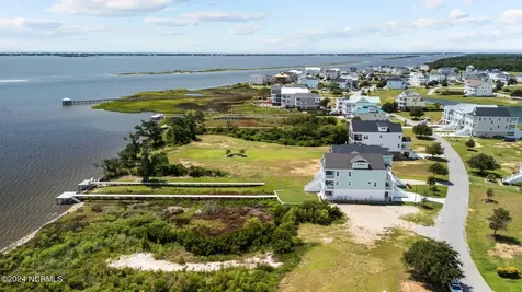 719 Cannonsgate Drive Newport NC 28570