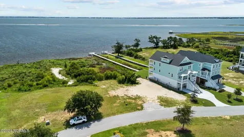 719 Cannonsgate Drive Newport NC 28570