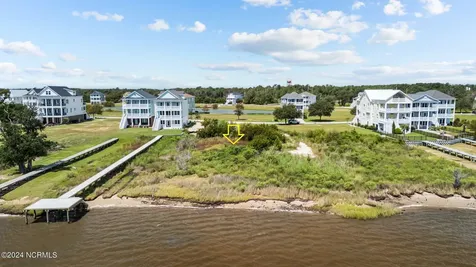 719 Cannonsgate Drive Newport NC 28570