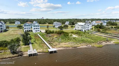 719 Cannonsgate Drive Newport NC 28570