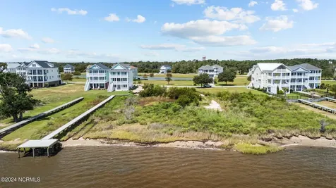 719 Cannonsgate Drive Newport NC 28570