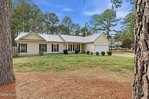 115 Grosbeak Court Aberdeen NC 28315