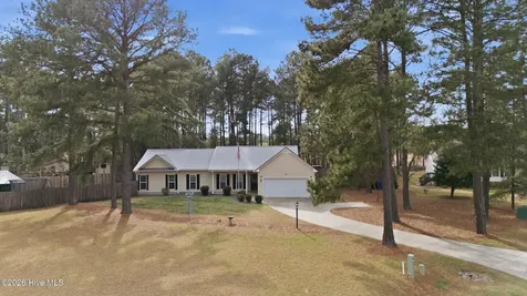 115 Grosbeak Court Aberdeen NC 28315