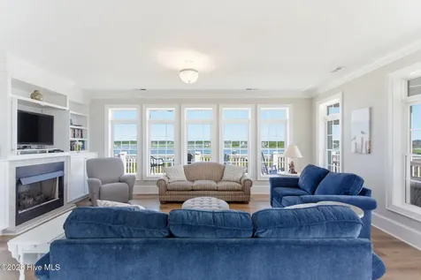 42 Sailview Drive North Topsail Beach NC 28460