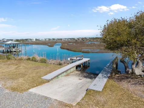 42 Sailview Drive North Topsail Beach NC 28460