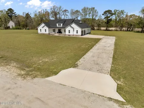 127 Louise Lane Richlands NC 28574